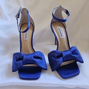 Steve Madden Trusty Blue Satin Heel. Size 7